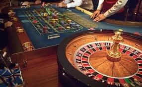 Studio live dealer Andar Bahar di slotking69 dengan multi-kamera profesional